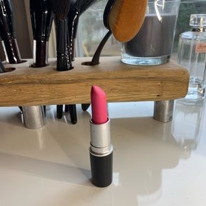 MAC Silly Lipstick